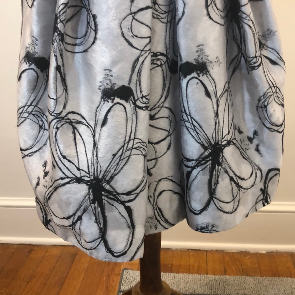 Carmen Marc Valvo Fit and Flare Dress Sz 4 - Picture 4 of 6